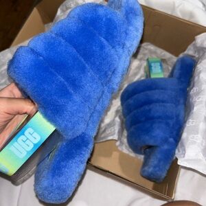 UGG Blue Fluffy Slippers FITS LIKE A SIZE 7W